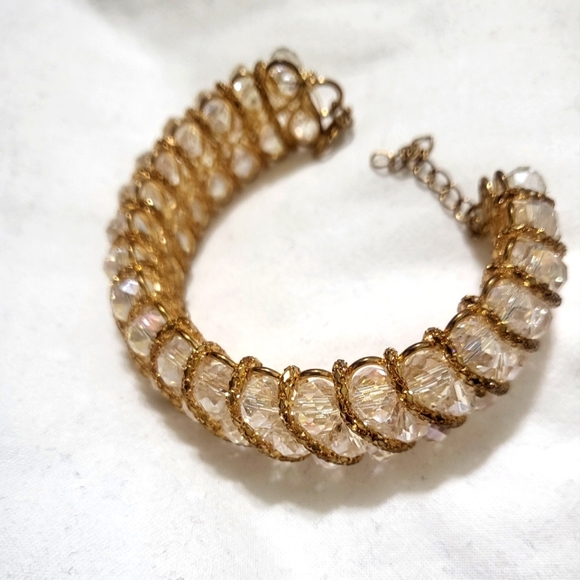 Gold color breaded  brand new bracelet - Picture 2 of 7
